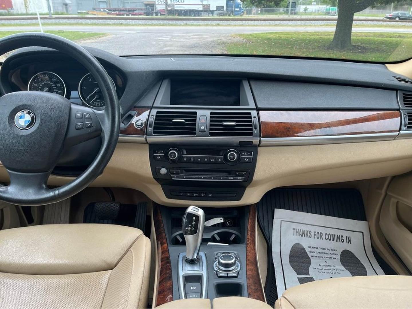 2011 Grey /Tan BMW X5 xDrive 35D (5UXZW0C55BL) with an M57 Twin Turbo I6 Diesel engine, Automatic transmission, located at 5700 Curlew Drive, Norfolk, VA, 23502, (757) 455-6330, 36.841885, -76.209412 - Photo#9